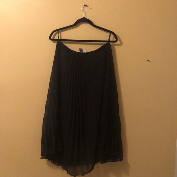 Strapless pleated dress - Picture 2 of 3